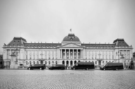Y-Drive Chauffeured Services bv