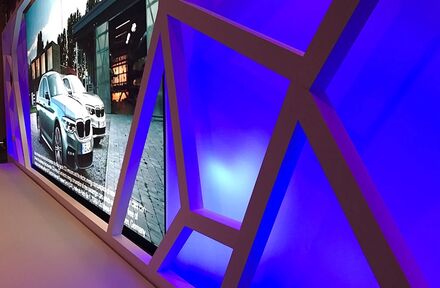 Screens and Scenography: Where should we look? An open reflection on finding balance in events. - Foto 1