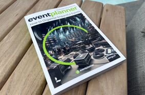 El libro de eventos más vendido ahora disponible en inglés: ¡pídelo ahora! El libro de eventos más vendido ahora disponible en inglés: ¡pídelo ahora!