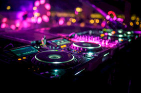 DJ - Deejay DJ - Deejay